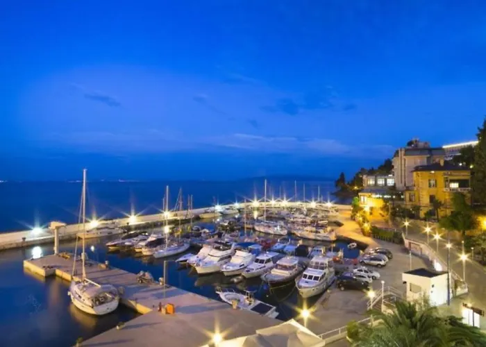Apartment In The Centar Esperia Opatija